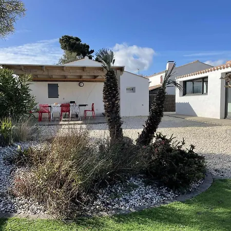Casa vacanze Maison Familiale 10 Pers, Annexe, 250m, Wifi, Parking, Jardin Clos, Terrasse Avec Pergola - Fr-1-224b-163 Noirmoutier-en-l'Ile