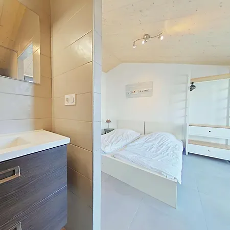 Casa vacanze Maison Familiale 10 Pers, Annexe, 250m, Wifi, Parking, Jardin Clos, Terrasse Avec Pergola - Fr-1-224b-163 *