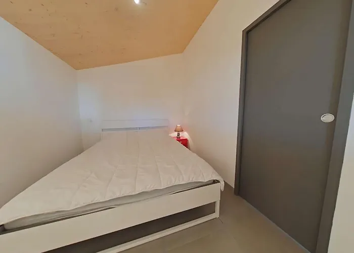 Prázdninový dům Maison Familiale 10 Pers, Annexe, 250m, Wifi, Parking, Jardin Clos, Terrasse Avec Pergola - Fr-1-224b-163 *